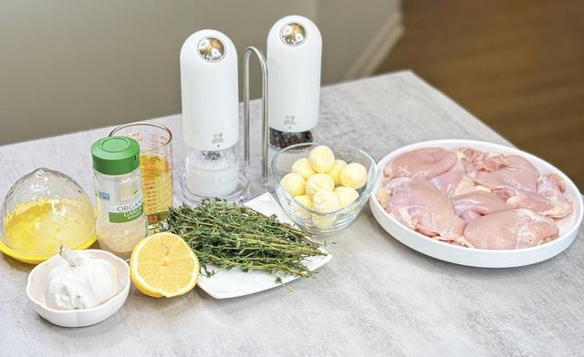 Image of ingredients of Lemon Chicken with Thyme