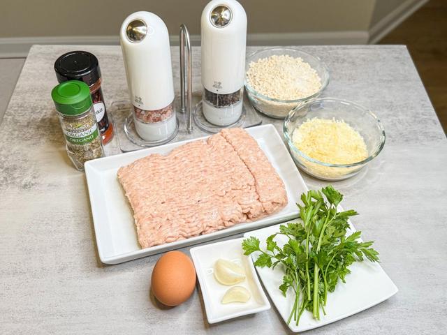 Image of ingredients of Baked chicken meatballs 