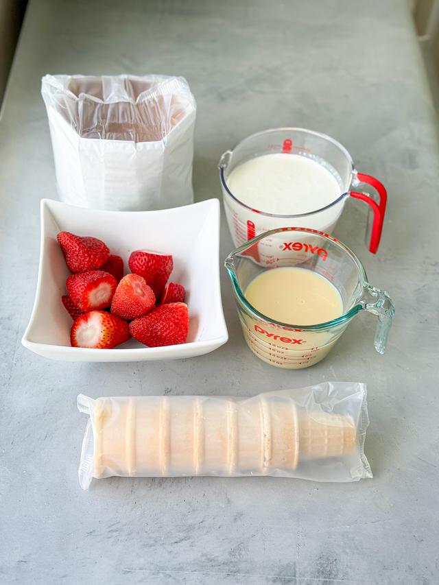 Image of ingredients of Strawberry Ice-Cream