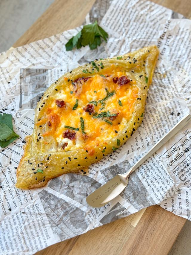 Image of Flourless Cheese Boat