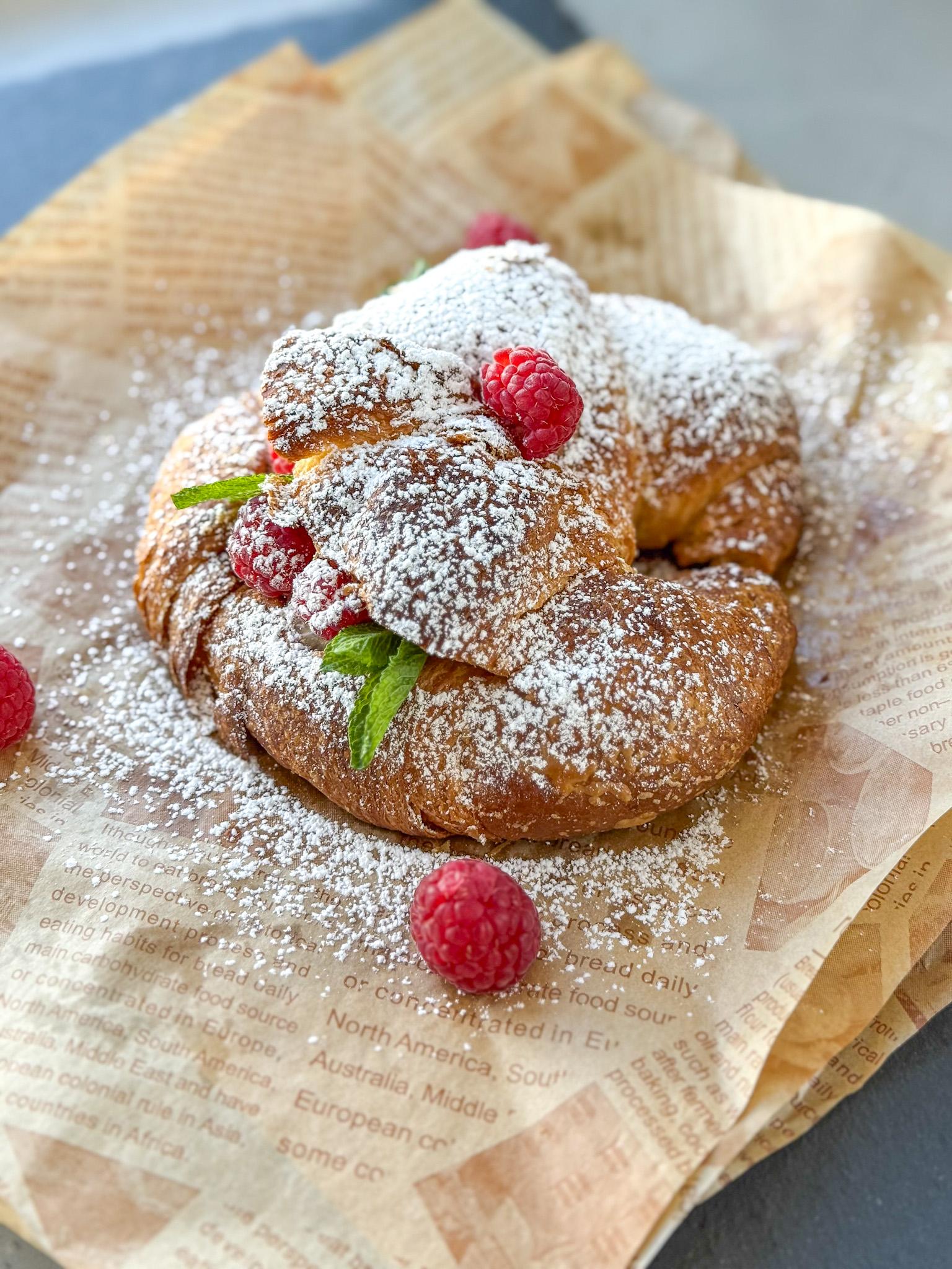 Image of Mega Crispy Croissant with Cheese and Berries