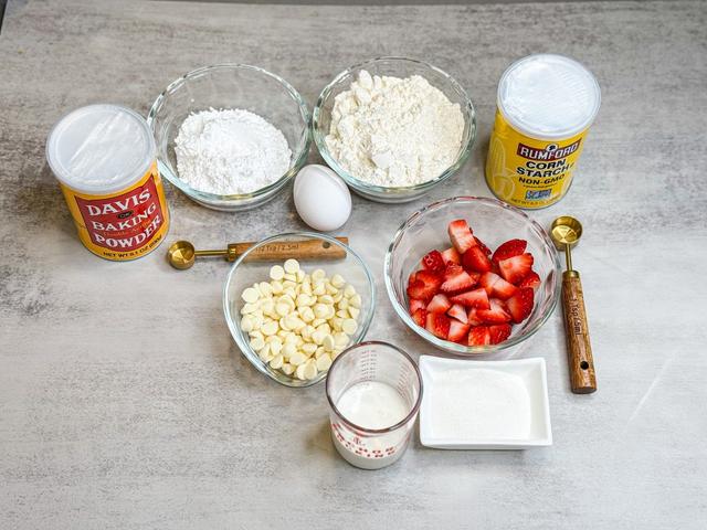 Image of ingredients of Sweet strawberry and white chocolate tarts