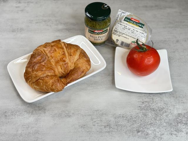 Image of ingredients of Croissant Caprese